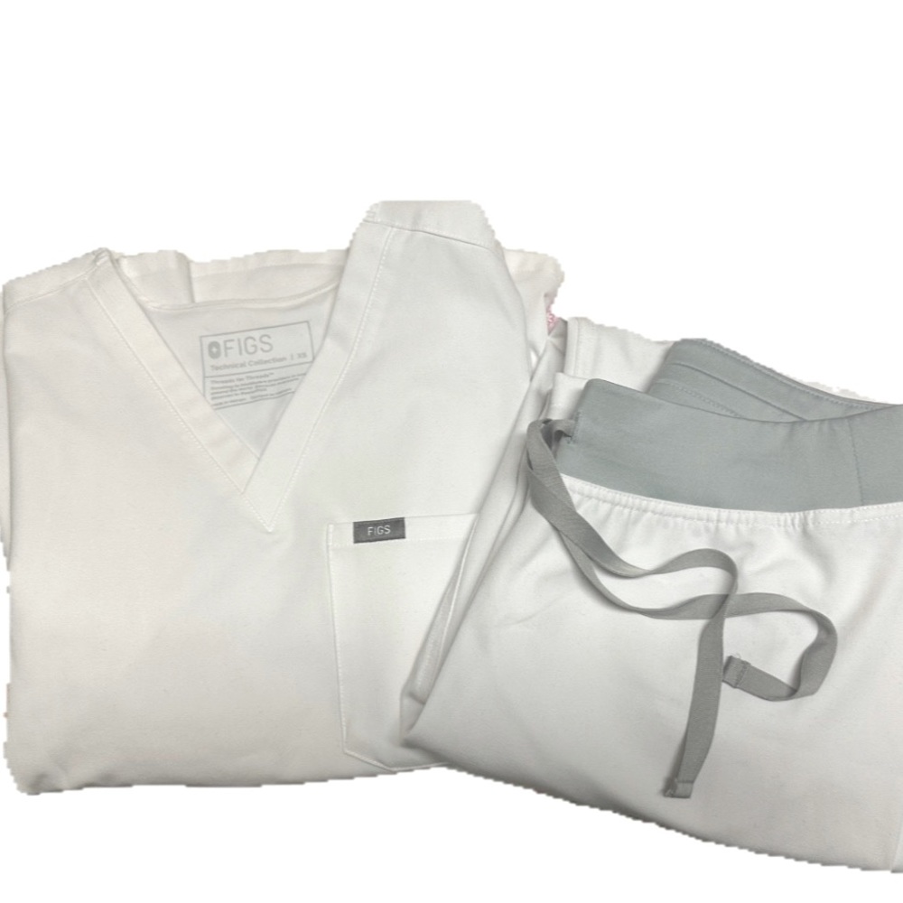 FIGS XS WHITE SCRUB $55